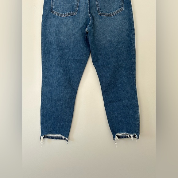Abercrombie & Fitch The Mom high rise Distressed jeans size 28/6R NWT - Picture 6 of 8